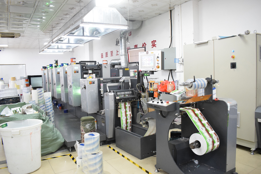 GUANGZHOU YM PACKAGE PRODUCTS CO.,LTD. manufacturer production line