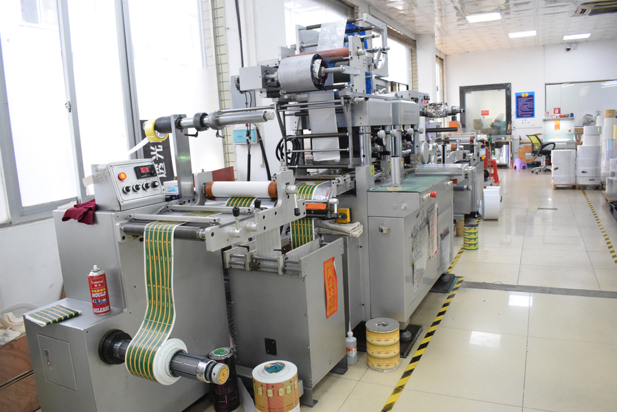 GUANGZHOU YM PACKAGE PRODUCTS CO.,LTD. manufacturer production line