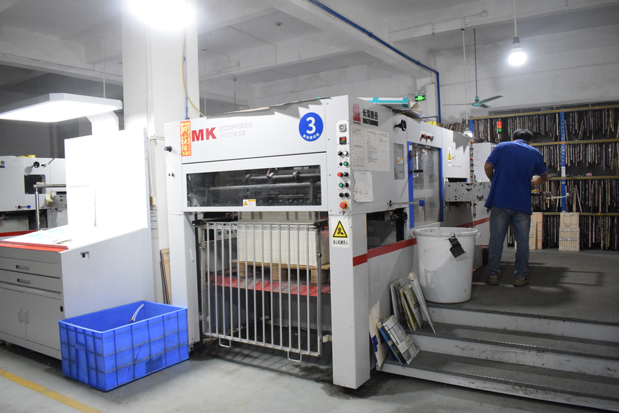 GUANGZHOU YM PACKAGE PRODUCTS CO.,LTD. manufacturer production line