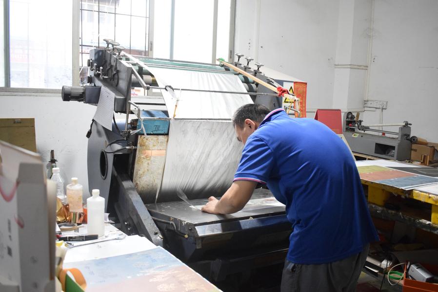 GUANGZHOU YM PACKAGE PRODUCTS CO.,LTD. manufacturer production line