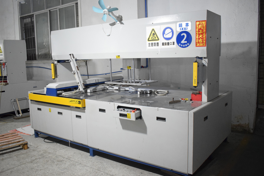 GUANGZHOU YM PACKAGE PRODUCTS CO.,LTD. manufacturer production line