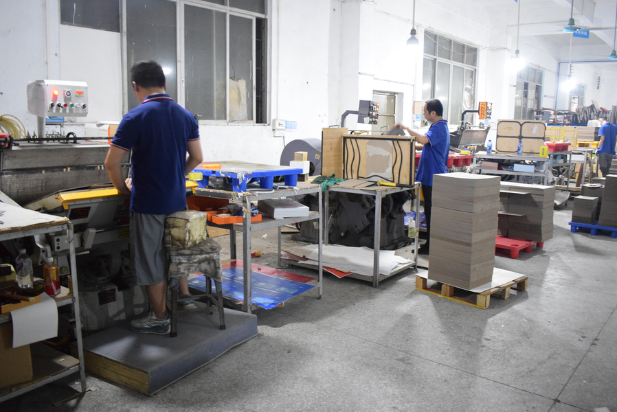 GUANGZHOU YM PACKAGE PRODUCTS CO.,LTD. manufacturer production line