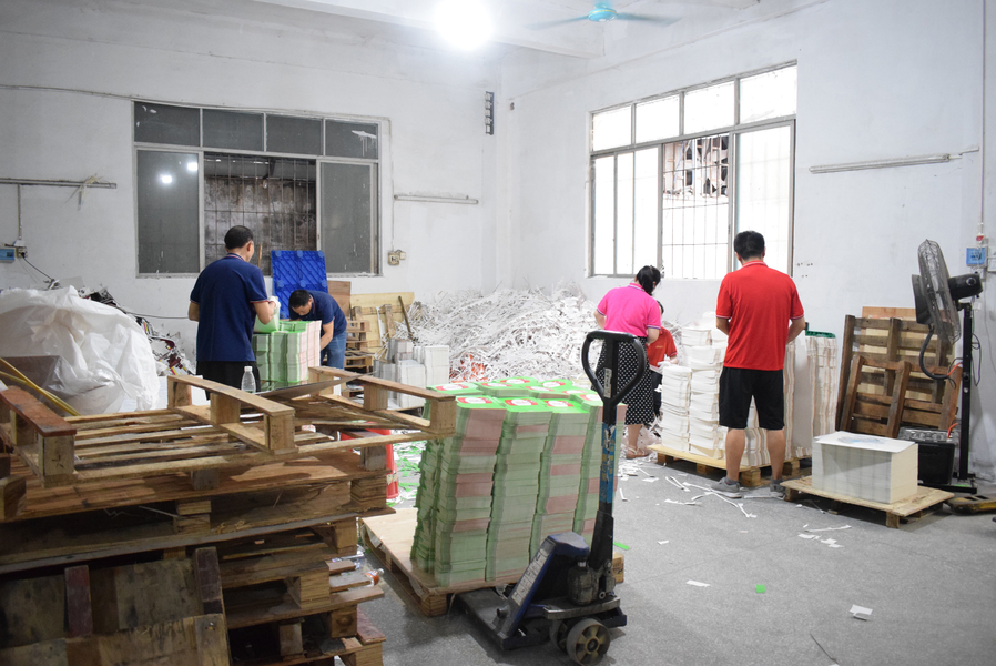 GUANGZHOU YM PACKAGE PRODUCTS CO.,LTD. manufacturer production line