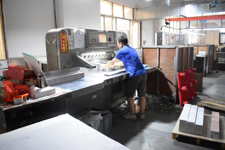 GUANGZHOU YM PACKAGE PRODUCTS CO.,LTD. manufacturer production line