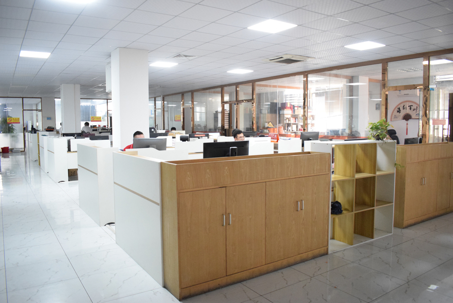GUANGZHOU YM PACKAGE PRODUCTS CO.,LTD. manufacturer production line
